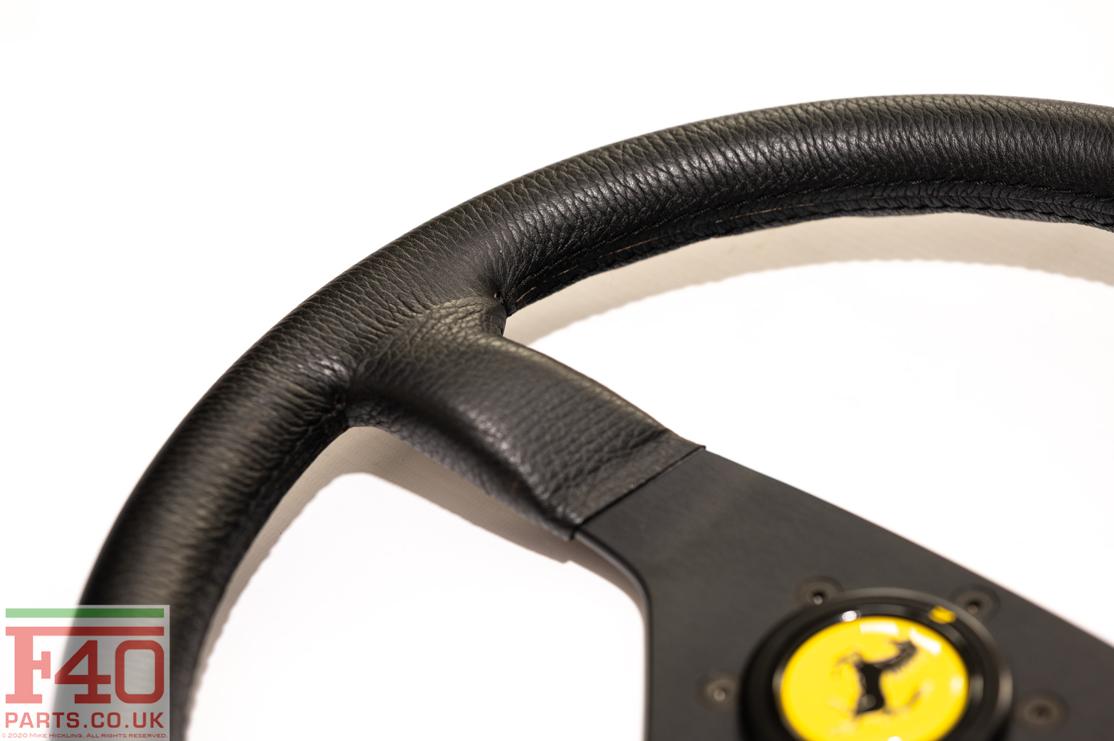 ferrari-F40-momo-steering-wheel-2020_11_17-06