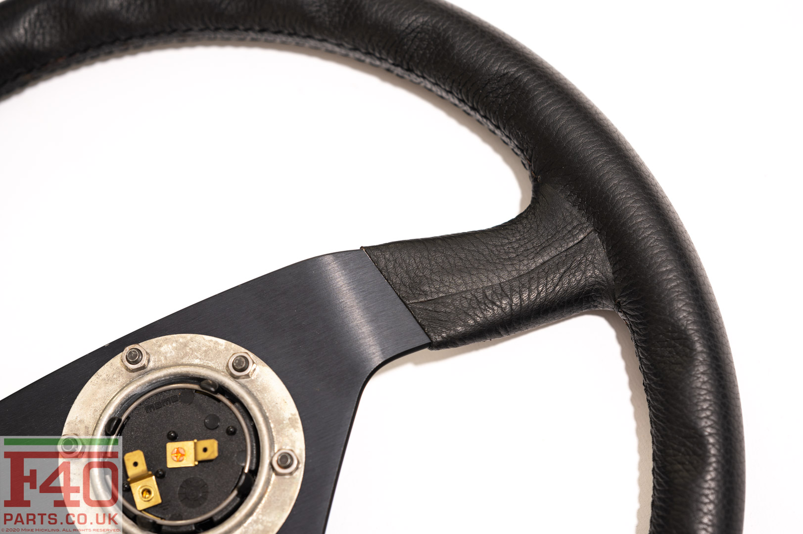 ferrari-F40-momo-steering-wheel-2020_11_17-09
