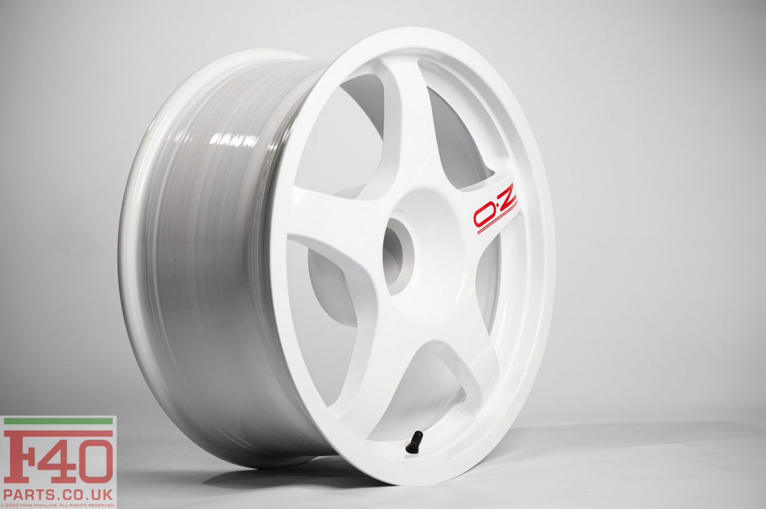Oz wheel set 18 inch white (F40 LM) - F40 Parts