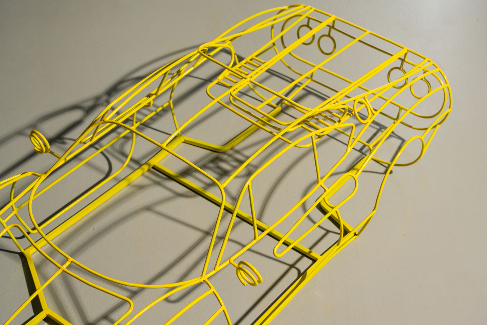 ferrari-dino-wire-sculpture-02-2024_03_27-14