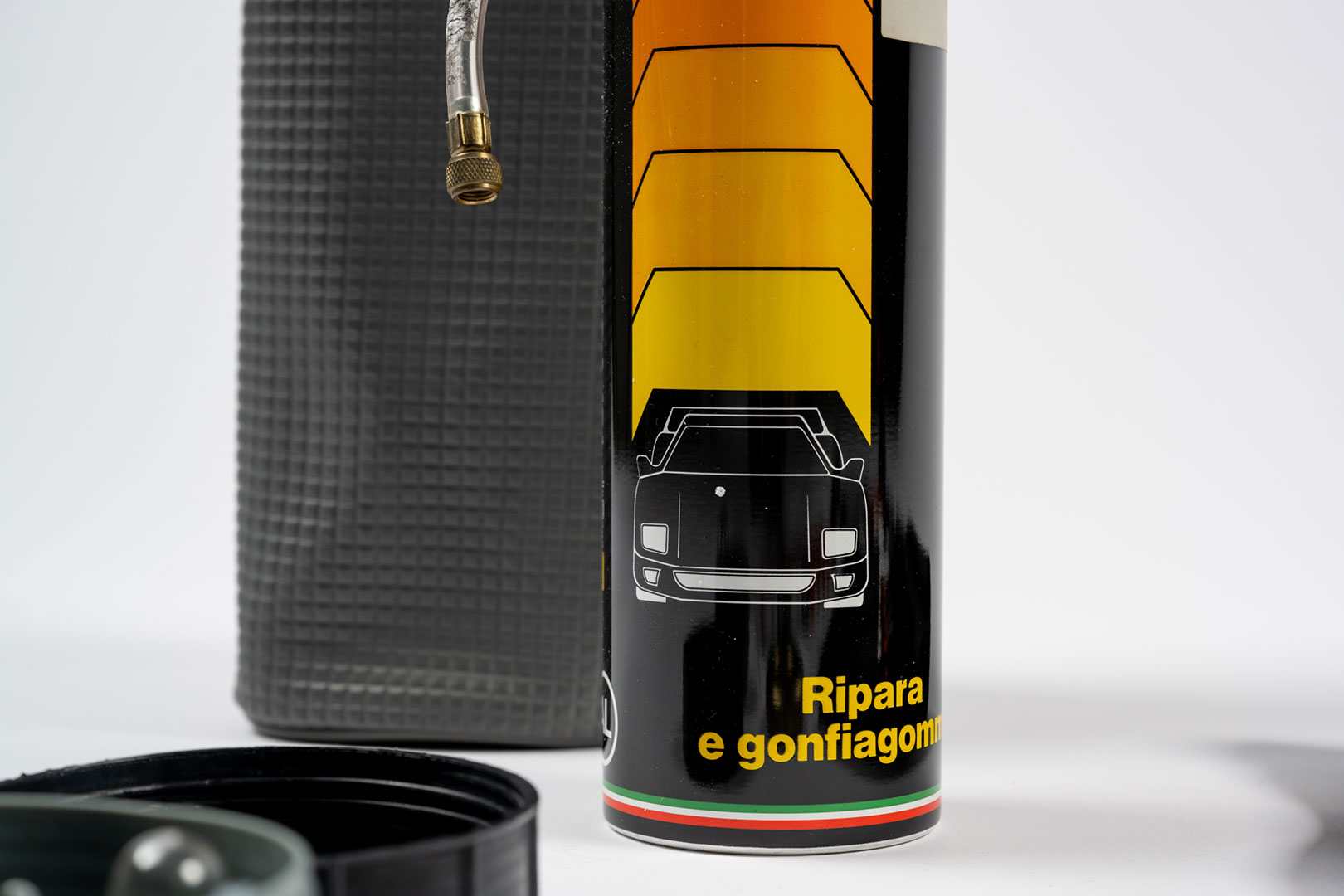 ferrari-F40-toolkit-and-accessories-2024_05_03-14