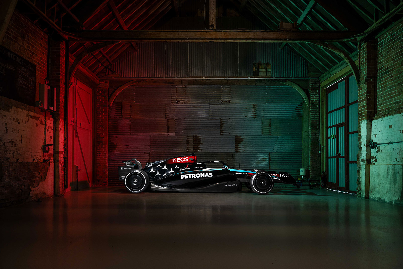 mercedes-AMG-F1-2024-replica-lewis-hamilton-2025_05_06-02