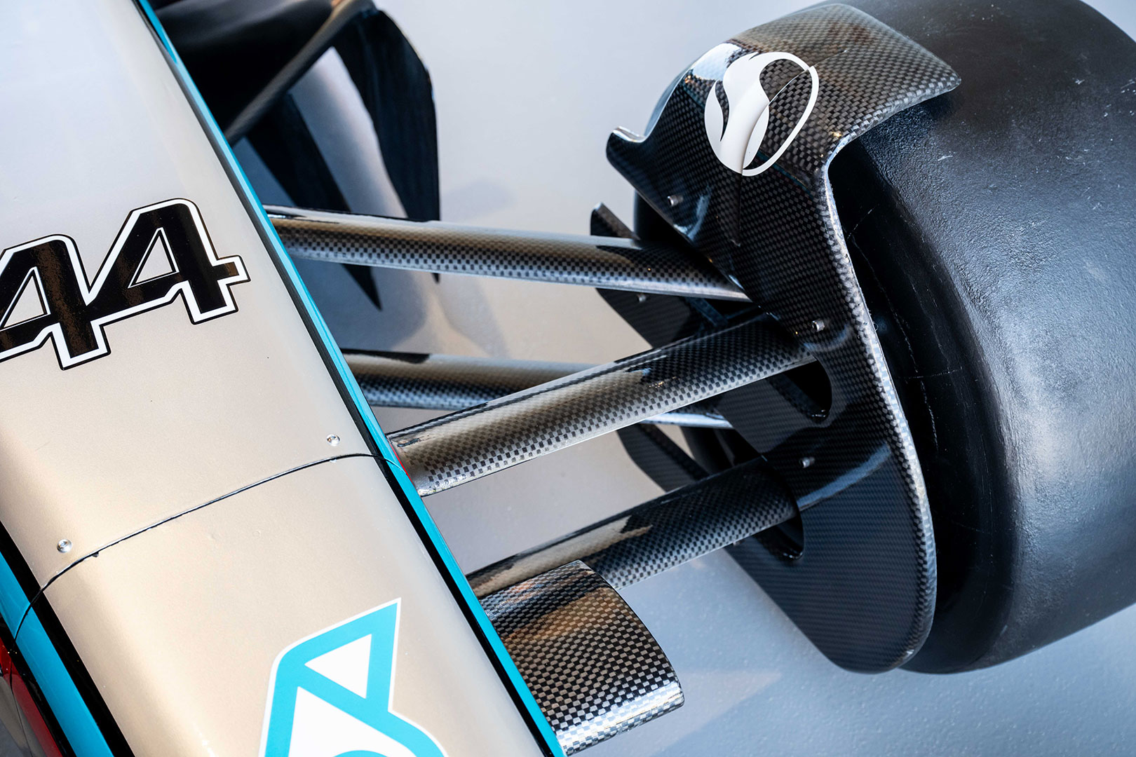 mercedes-AMG-F1-2024-replica-lewis-hamilton-2025_05_06-33