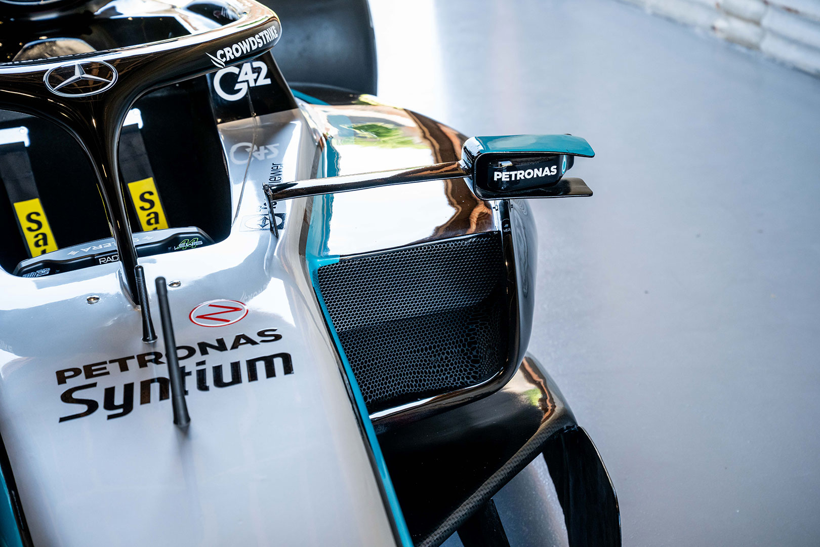 mercedes-AMG-F1-2024-replica-lewis-hamilton-2025_05_06-35