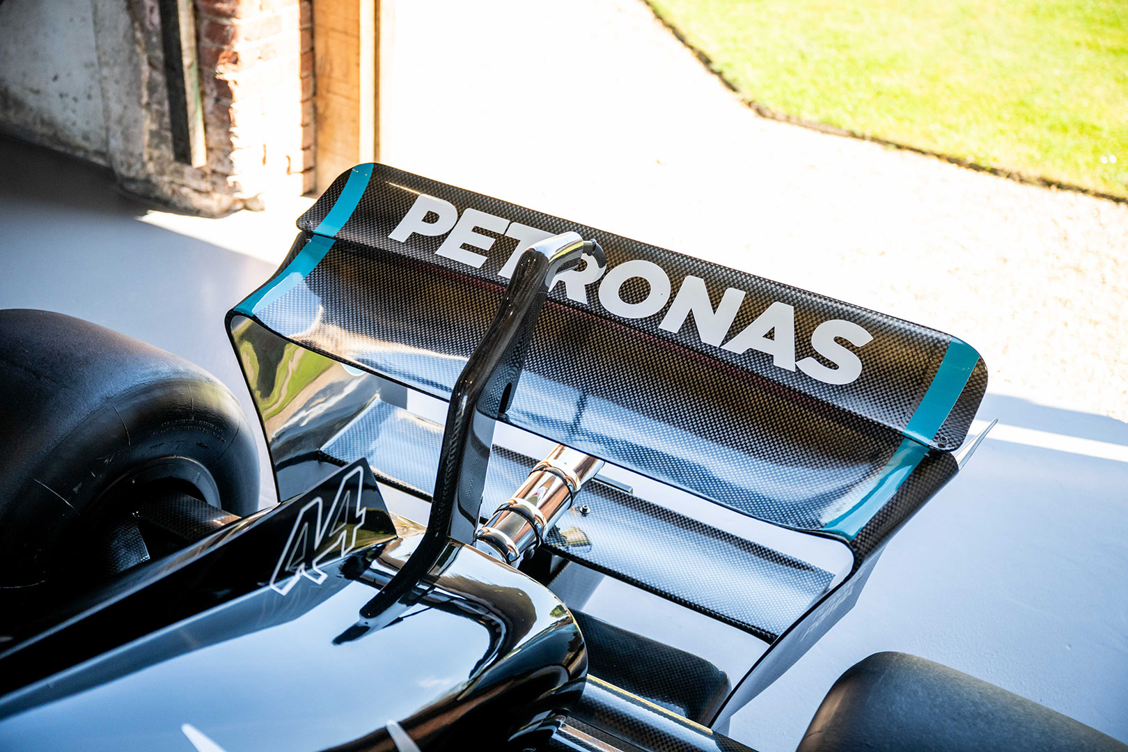 mercedes-AMG-F1-2024-replica-lewis-hamilton-2025_05_06-38